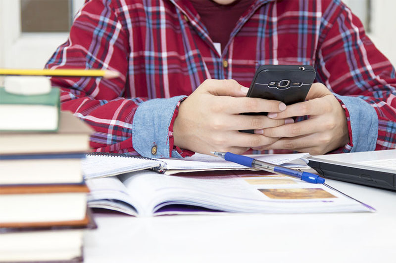 Portal PUC-Campinas » » Celular em sala de aula pode ajudar no processo de  aprendizagem