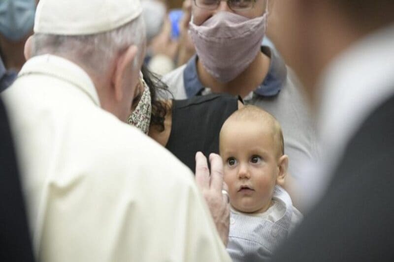 Papa Francisco defende compromisso com imigrantes e pobres