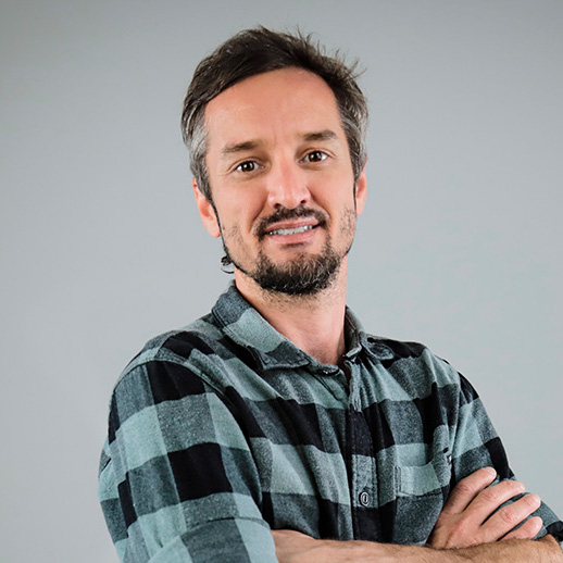 Prof. Dr. Caio De Salvi Lazaneo